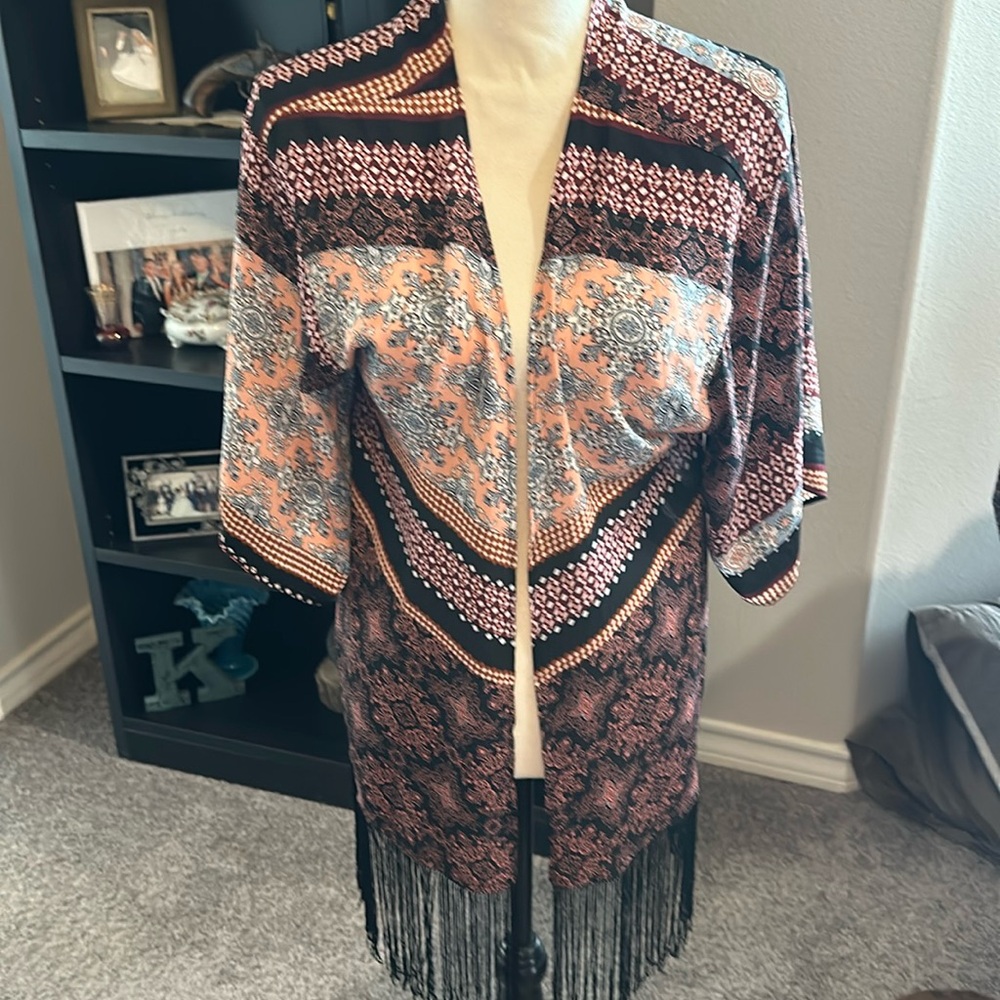Beautiful half lace w/fringe shawl
